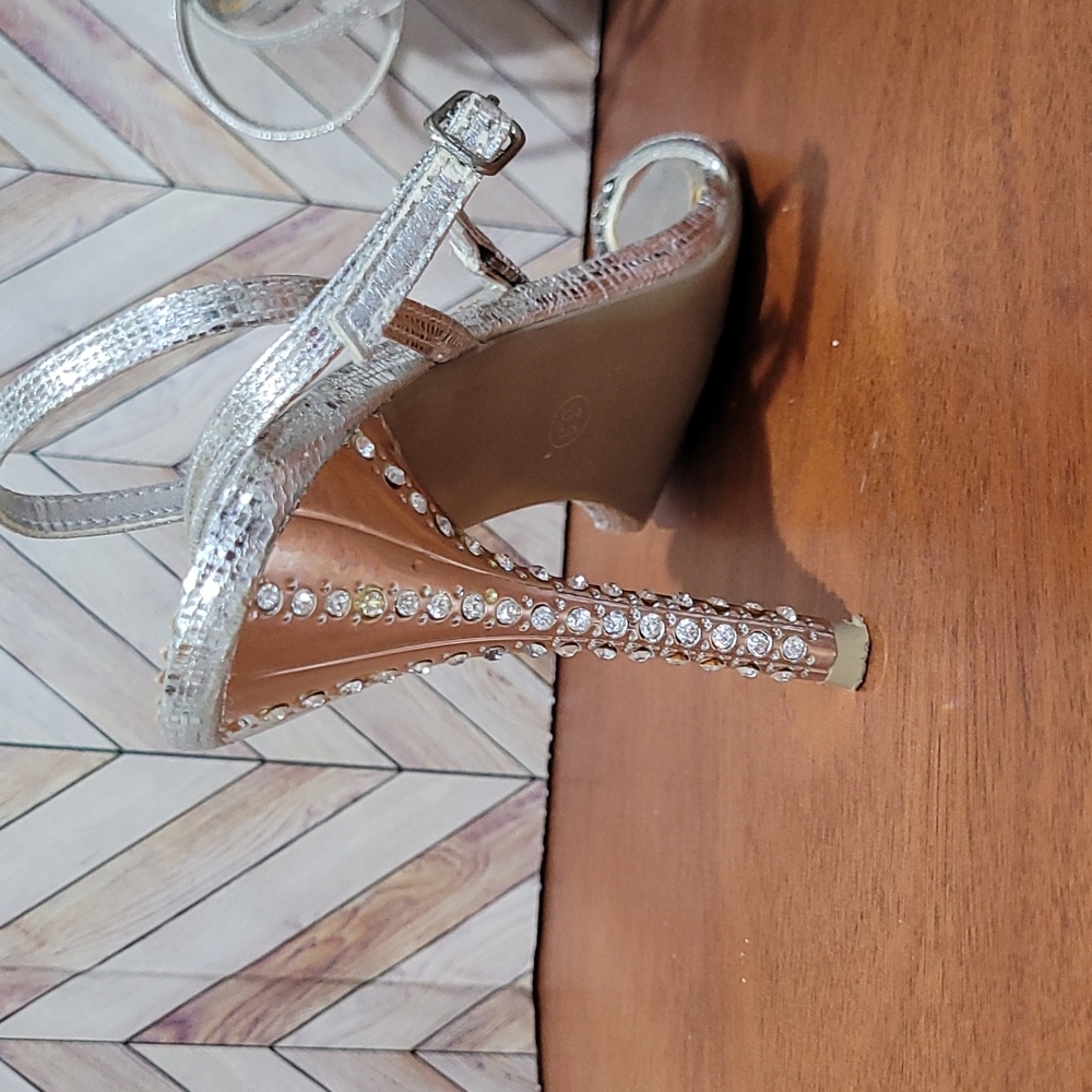CLEOPATRA Silver Rhinestones Embedded 4 inch Strappy Heels Size 6.5 - Picture 4 of 9